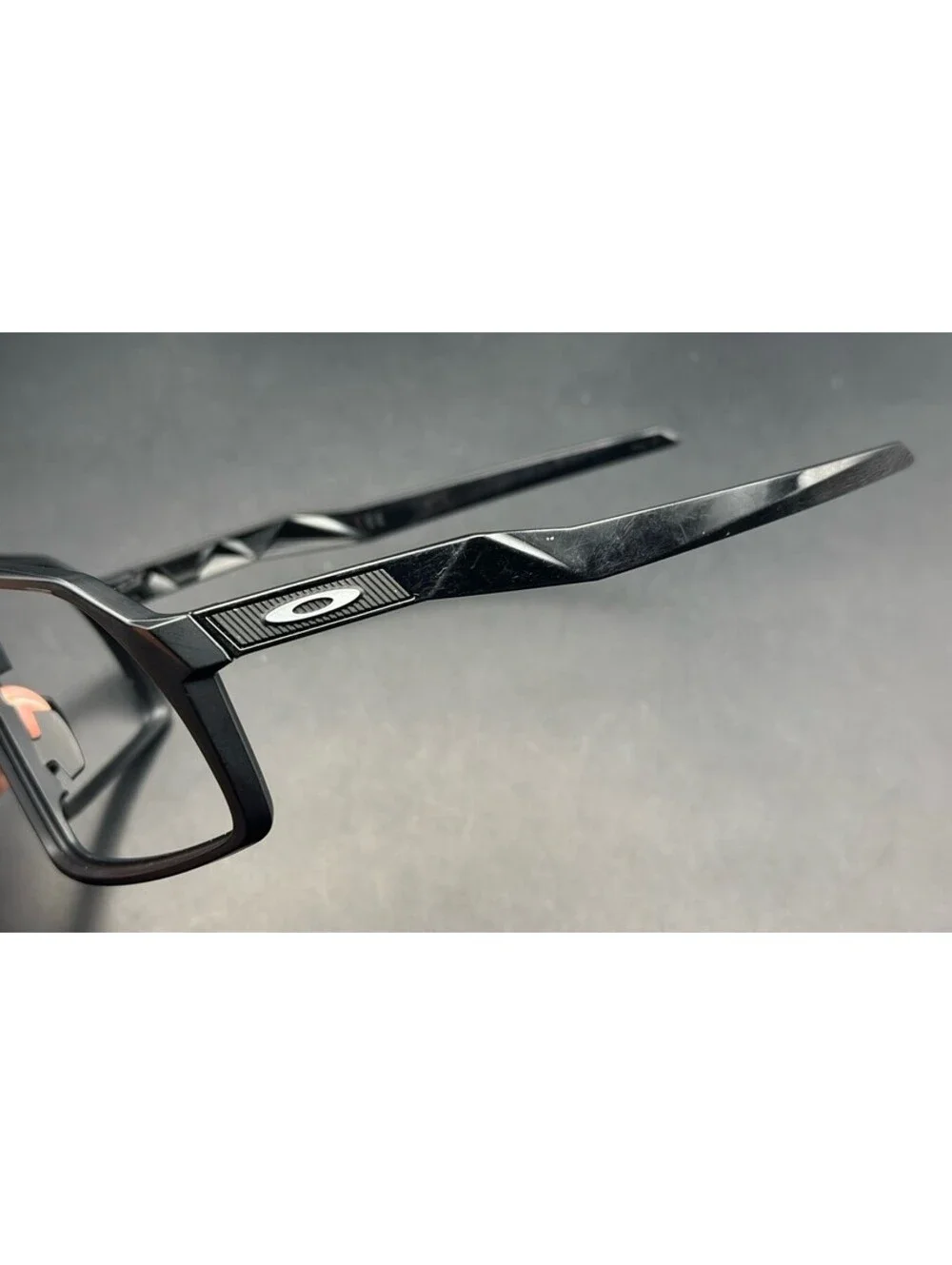 Oakley pre owned